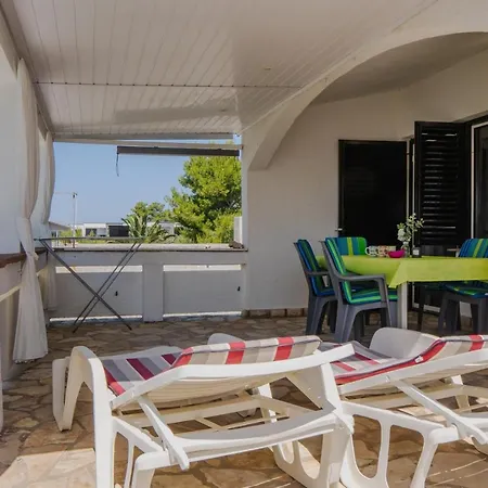Santek Apartment *