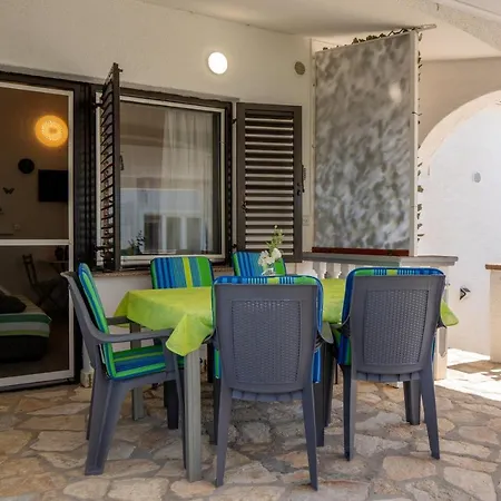 Santek Apartment